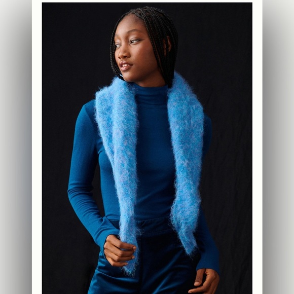 NEW ANTHROPOLOGIE - Triangle scarf in Blue One Size - Picture 1 of 6
